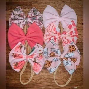 Bows on nylon